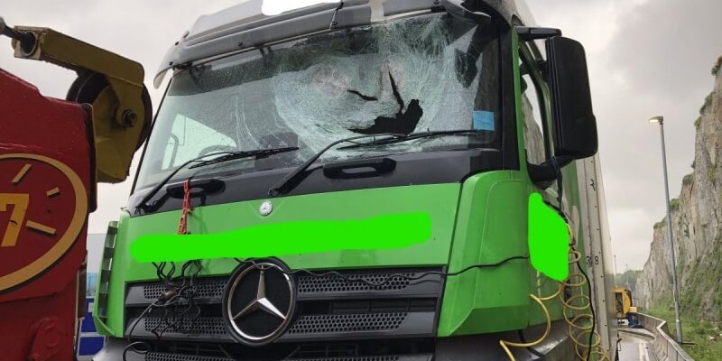 Windscreen smashed – Recovery